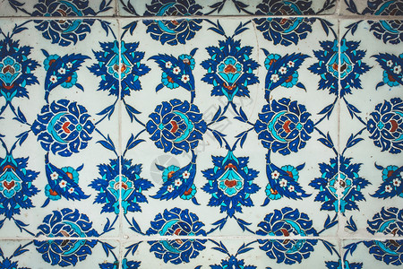 伊斯坦布尔蓝色清真寺手工制作的瓷砖土泥板有花卉形态模式设计图片