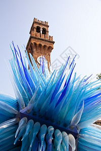 吹制玻璃闪耀靠近意大利威尼斯附近的穆拉诺塔楼外庞大艺术作品手工制的背景