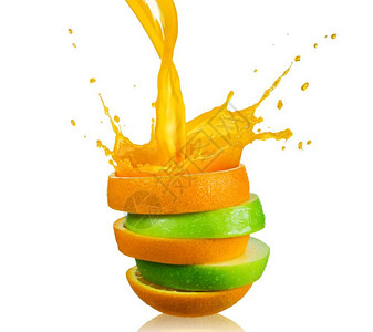 维他命溅绿苹果和喷洒橙汁目的图片