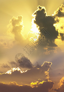 日落时的天空和云朵戏剧精神艾伦图片