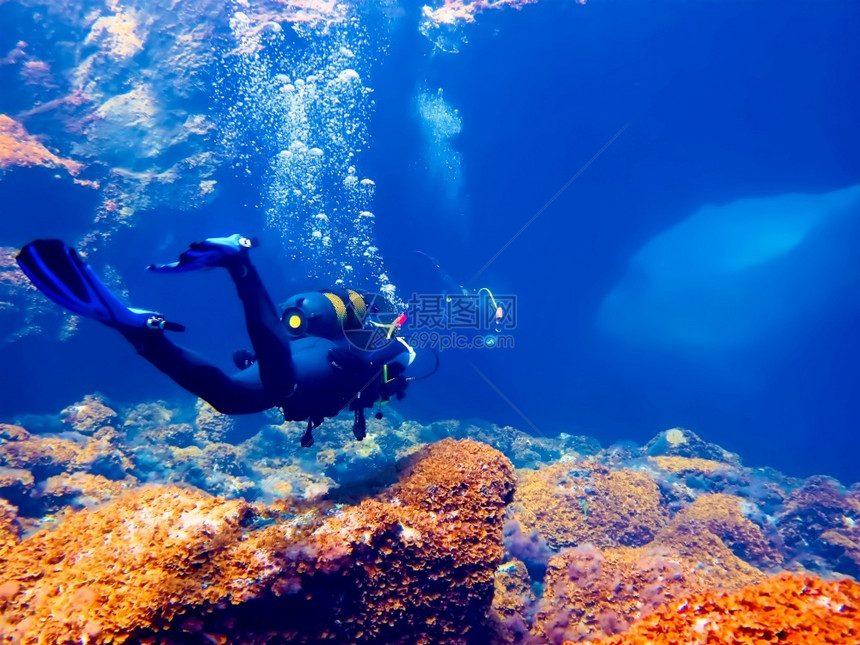 阳光海洋沉船岩洞潜水图片