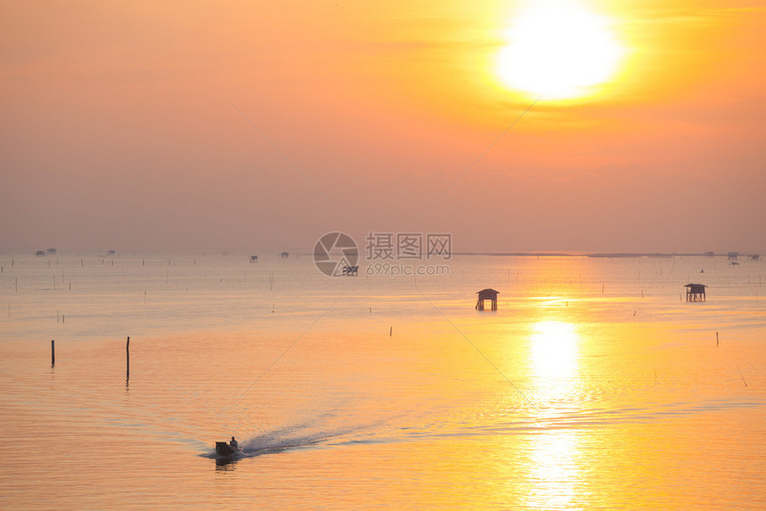 场景户外日出邦登泰国南部家图片