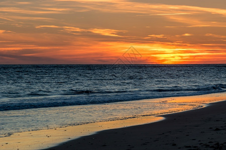 罗塔卡迪兹西班牙日落洛塔海滩的奇妙日落阿科斯塔极好的户外图片