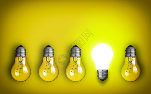 用一排灯泡和照明构思概念电的第一插座图片