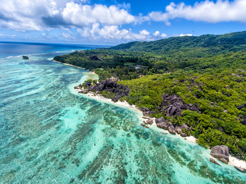 塞舌尔群岛拉迪格的空中景观塞舌尔群岛拉迪格的空中景观蓝色热带海岸线图片