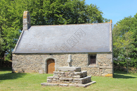 遗产圣贡维尔教堂外门及其在Landunvez的户外高清图片