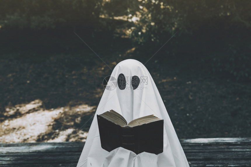机器阅读幽灵开放的书公园丰富多彩的鬼图片