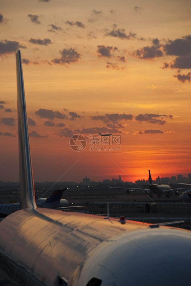 旅行云209年4月美国机场日落209年4月行业图片