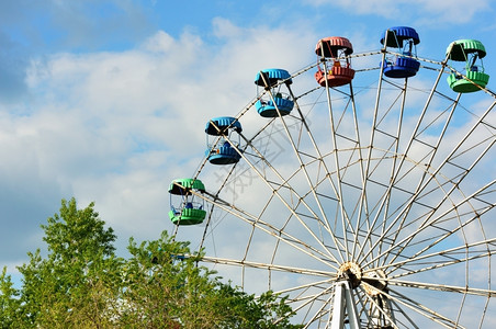 狂欢活动娱乐夏天游园的摩车轮图片