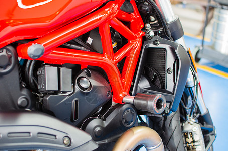 机械现代摩托车发动机的详情闪亮金属图片
