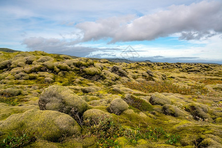游客级联强大的冰岛美丽风景冰岛自然观著名的旅游景点和图片