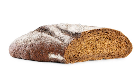 吃一块黑色麦面包孤立在白色背景上一块黑色麦面包的图片