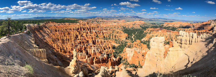 著名的美国悬崖BryceCanyon公园全景空中观察图片