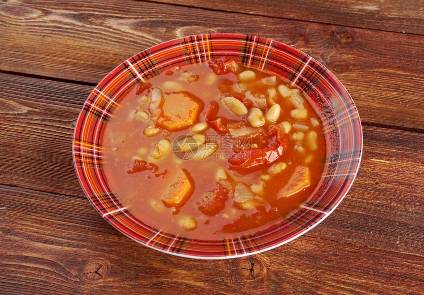 Fasalada希族塞人和浦路斯干白豆橄榄油和蔬菜汤食物香烹饪图片