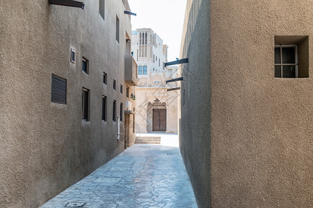 旧迪拜区古老的建筑物历史街道图片