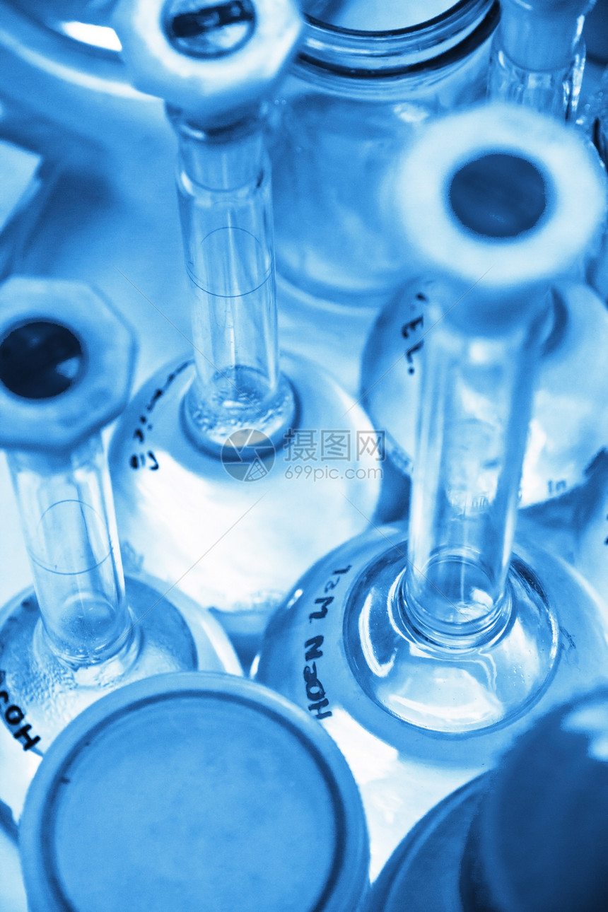各种研究实验室玻璃器件设备烧瓶科学的生物技术图片