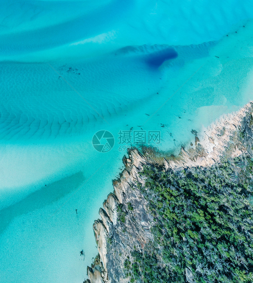 澳大利亚白海港滩全景航空观测海岸线和美丽的滩风景阳光海洋图片