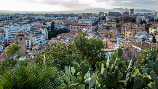 遗产城市景观欧洲的西班牙南部安达卢西亚市日落时的格拉纳达市风景图片