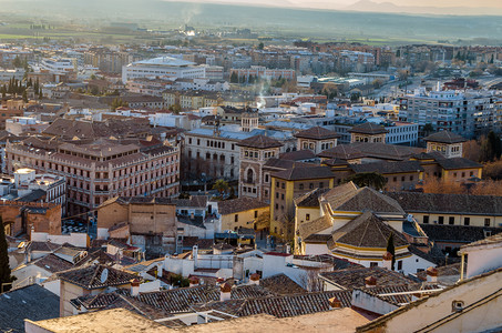 西班牙南部安达卢西亚市日落时的格拉纳达市风景西班牙语传统的天空图片