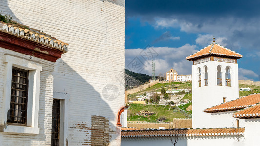 宗教的格拉纳达堂西班牙南部安达卢西亚的宗教建筑正面塔图片