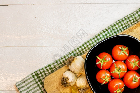 地中海切红番茄意大利面蒜和洋葱晚餐新鲜的图片