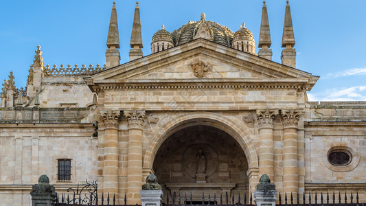 地标旅游天主教西班牙萨莫拉卡斯蒂利亚和里昂罗曼斯克大教堂图片