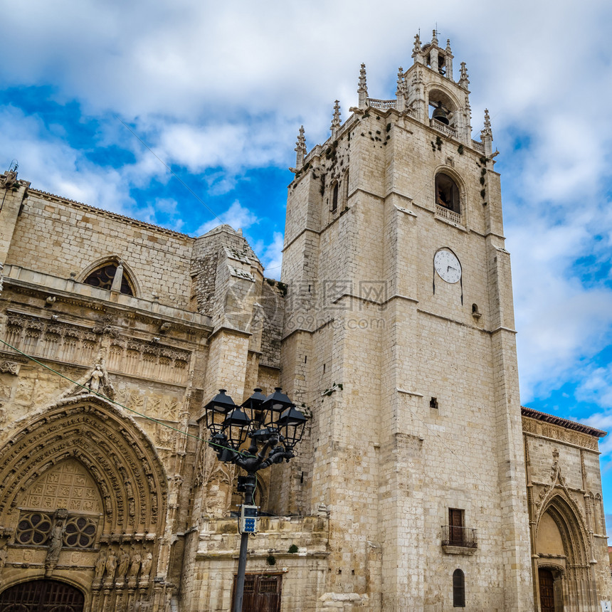 西班牙帕伦亚卡斯蒂利和里昂哥特大教堂正面历史会图片