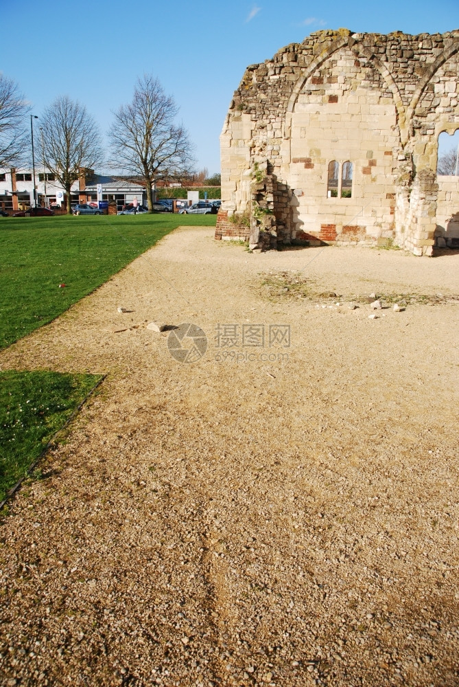 英国Gloucester的圣奥斯瓦尔德修道院废墟美丽的草门户14图片