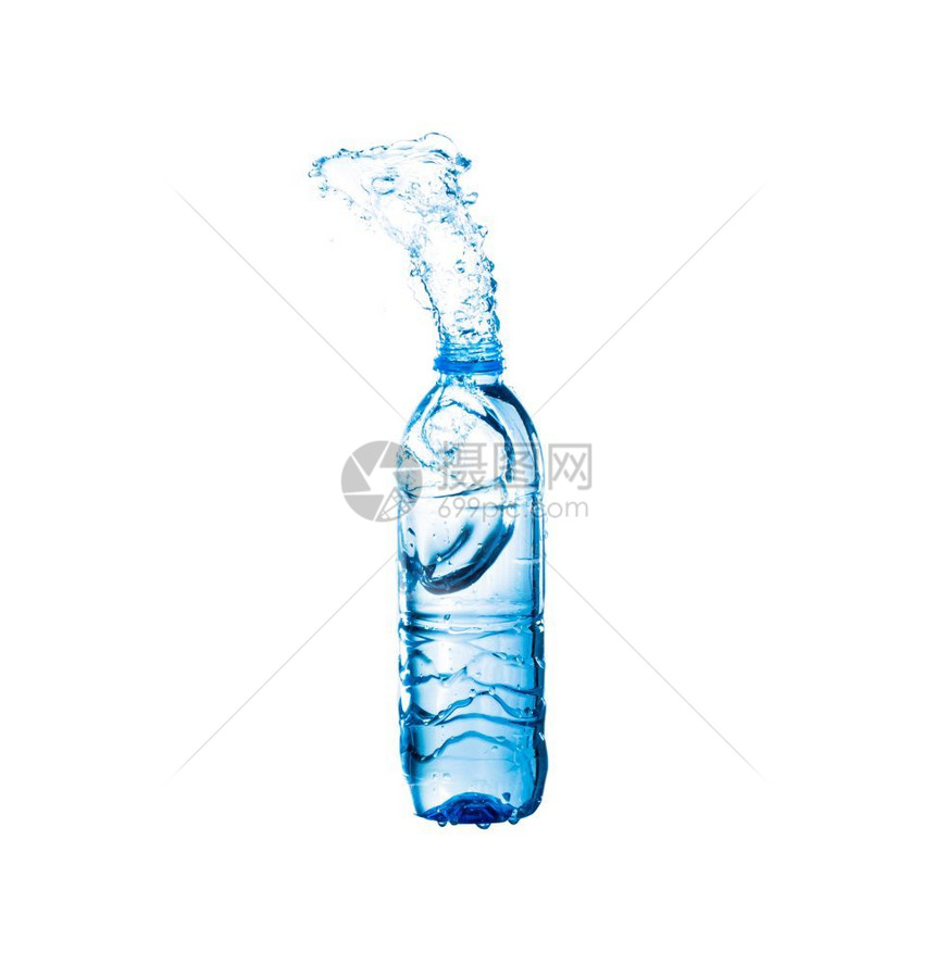 湿的从塑料瓶子上喷水喝降低图片
