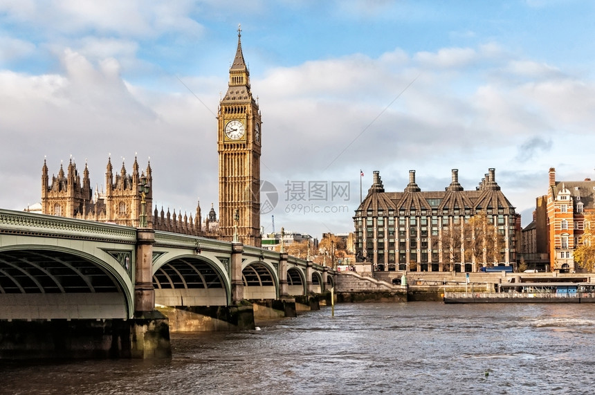 象征著名的联合王国大本和威斯敏特桥伦敦箭图片