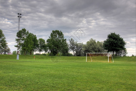 字段片名CloudySoccerField人类发展报告照片水平的空图片