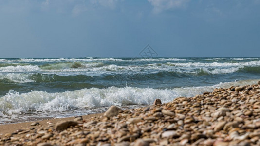 清除海岸沿的浪和岩石在伊斯雷尔岛的阿维沃夫意大利海洋门户14图片