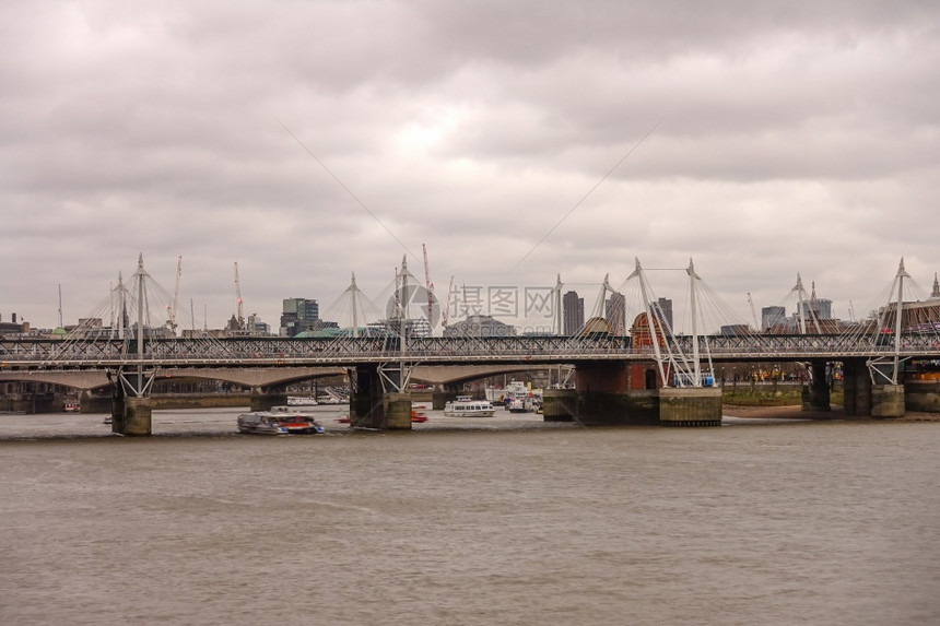 欧洲伦敦与英国泰晤士河的天际线英语国的图片
