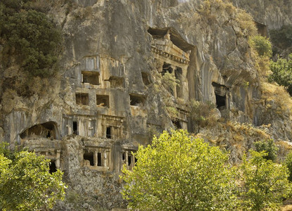 土耳其Fethiye附近岩石中的古老Lycian建筑宗教废墟历史图片