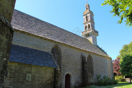 叉钟Kersaint的Kersaint圣母教堂外门图片