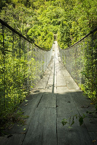 帕纳哈切尔中美洲危地马拉河上森林人行大桥中美洲央高清图片