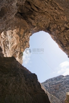 2015年9月日马耳他阳光明媚的一天蓝格罗托BlueGrotto在2015年9月日游客地中海岩石图片