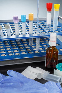 传送测试实验室中的血清采集管感染图片