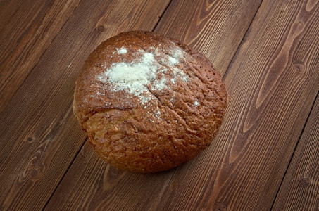 脆皮饮食粗麻布黑麦面包新鲜烤制传统面包图片