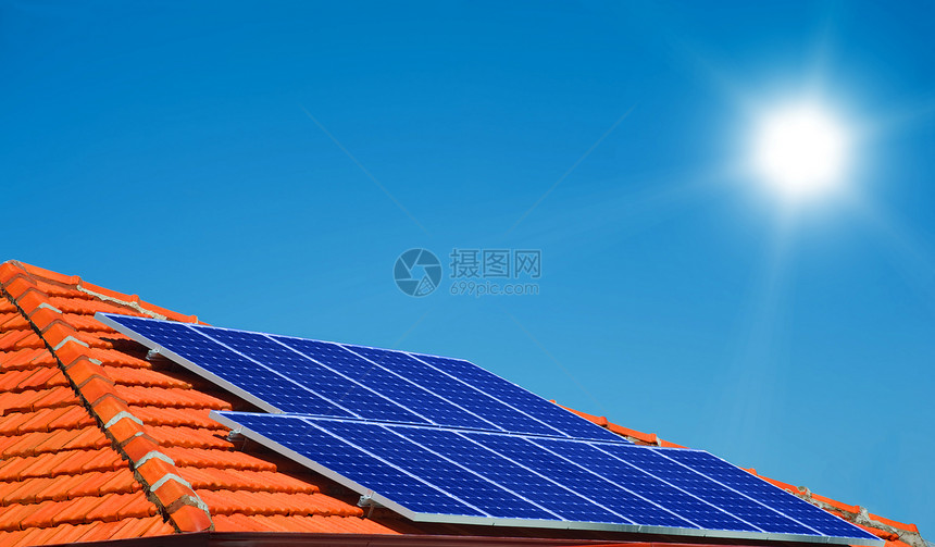 房屋顶上的太阳能板图片