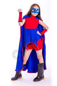 身穿蓝色和红超级英雄服装的年轻女孩握拳头极好的童年戏服图片