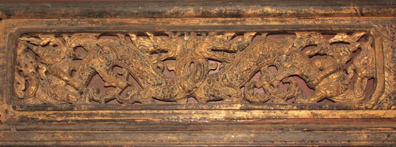 木头艺术寺庙花板上的长图片