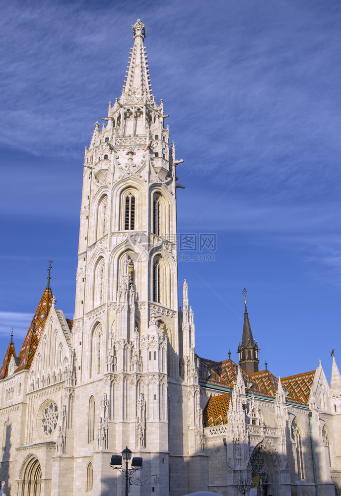 布达佩斯圣马提亚教堂匈牙利欧洲哥特天空圆顶图片