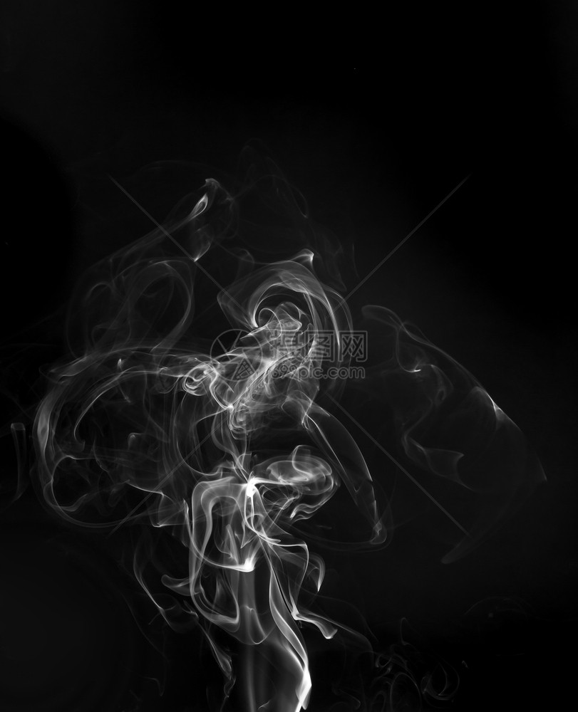 黑色的细节模糊从香中抽出烟来从热食中抽出烟来图片