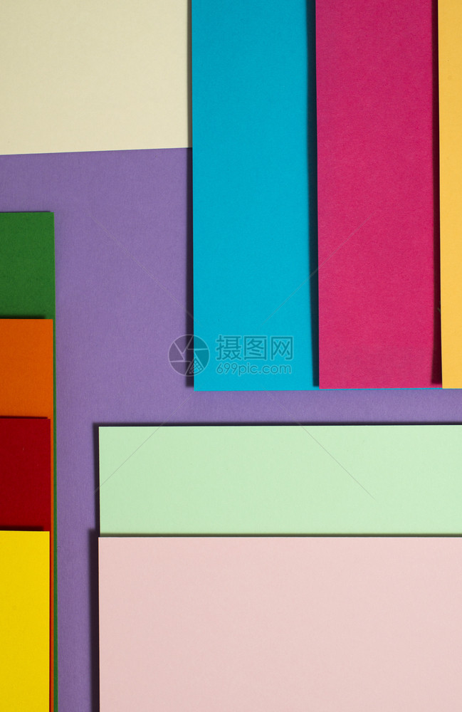 极简主义黄色的丰富多彩色折叠纸材料设计色谱纸上彩虹图片