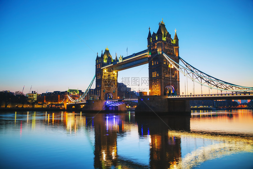 金融的运输首都伦敦铁塔桥早上在大不列颠图片
