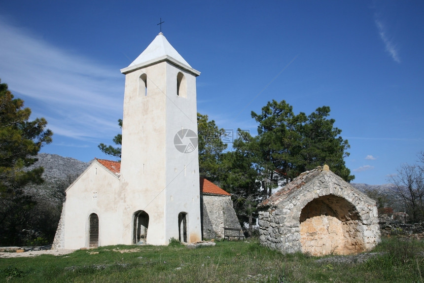 地标欧洲的克罗地亚美丽的小型农村教堂美观小乡村教堂图片