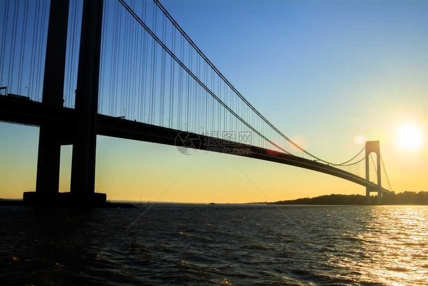 美国VerazazanoNarrows桥对纽约市的看法游客哈德逊新的图片
