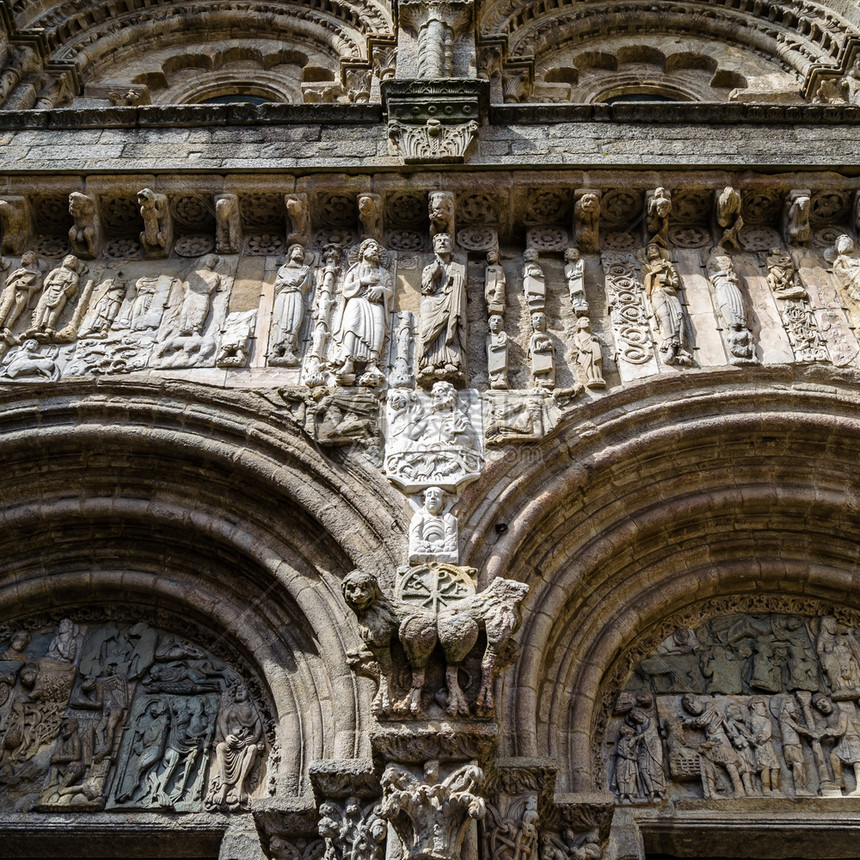 老的英石艺术建筑细节西班牙圣地亚哥的孔波斯特拉大教堂外墙图片