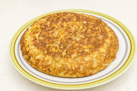 营养西班牙语煎蛋卷白底面有方言传统的早餐图片